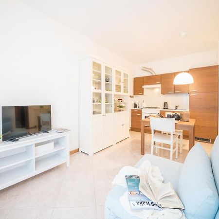 Gardappartamenti Garibaldi City Centre 데센자노델가르다 외부 사진