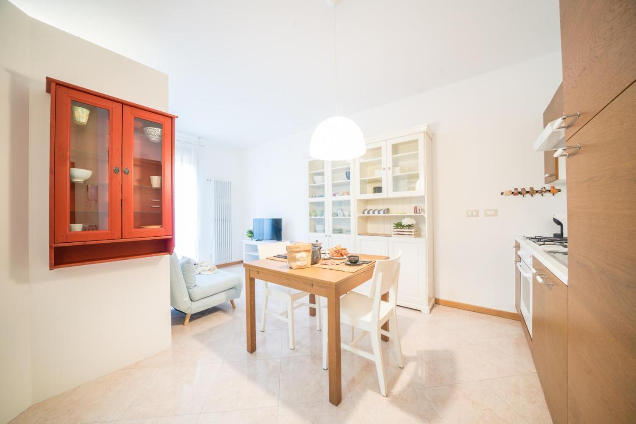 Gardappartamenti Garibaldi City Centre 데센자노델가르다 외부 사진