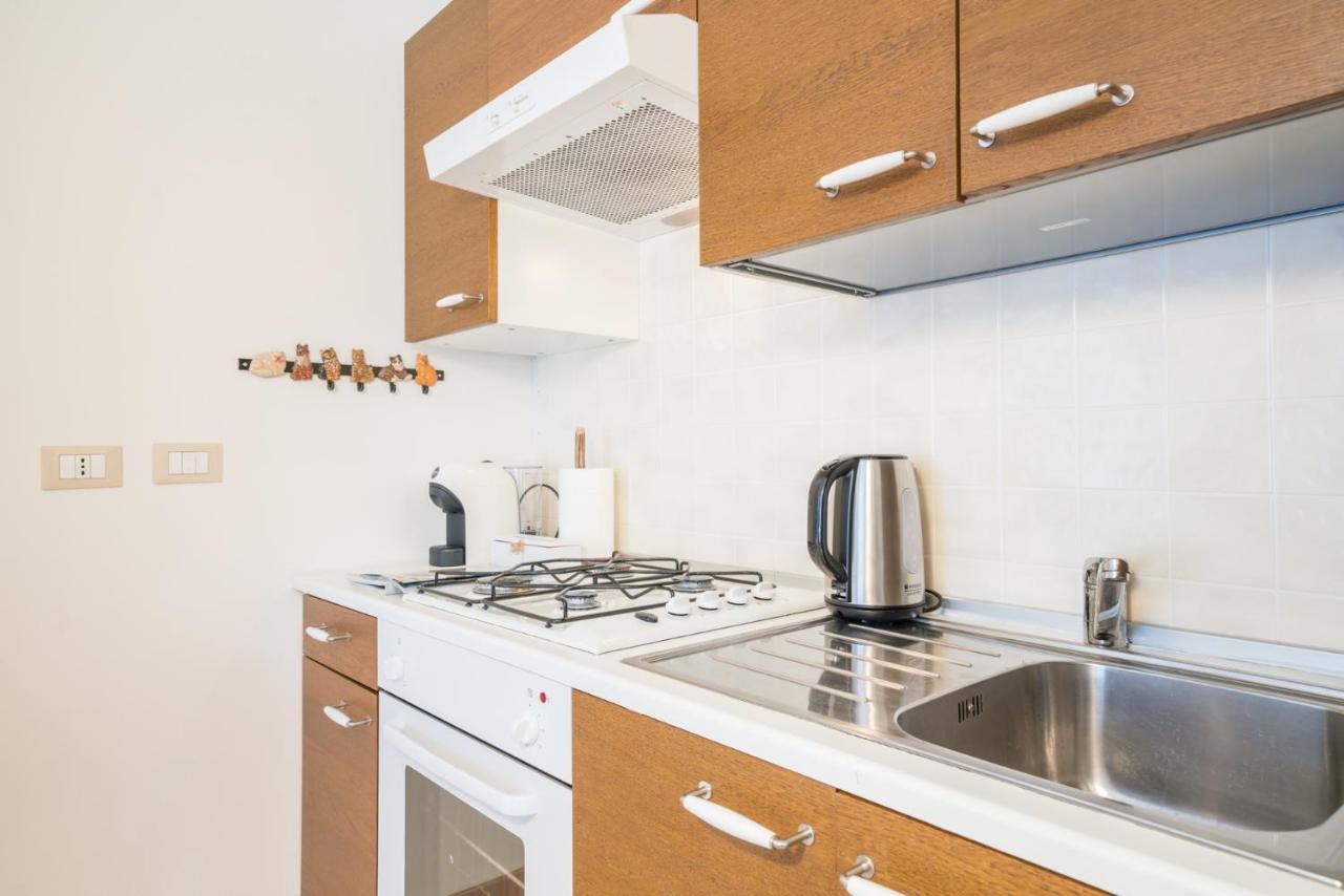 Gardappartamenti Garibaldi City Centre 데센자노델가르다 외부 사진